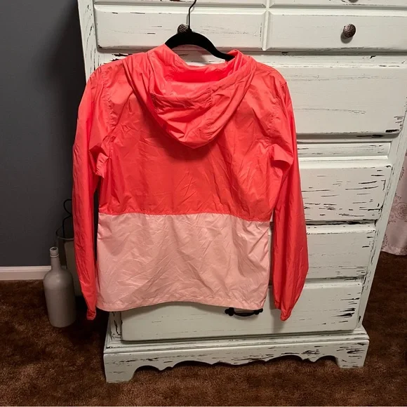 Columbia Vibrant Coral Windbreaker. Women’s size small. - Picture 3 of 6